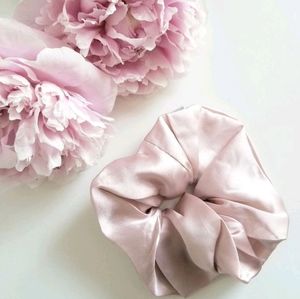 Pure Mulberry Silk XL Scrunchie in Bombshell Blush